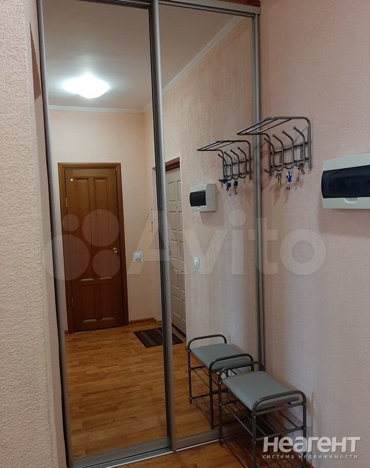 Продается 1-комнатная квартира, 37 м²