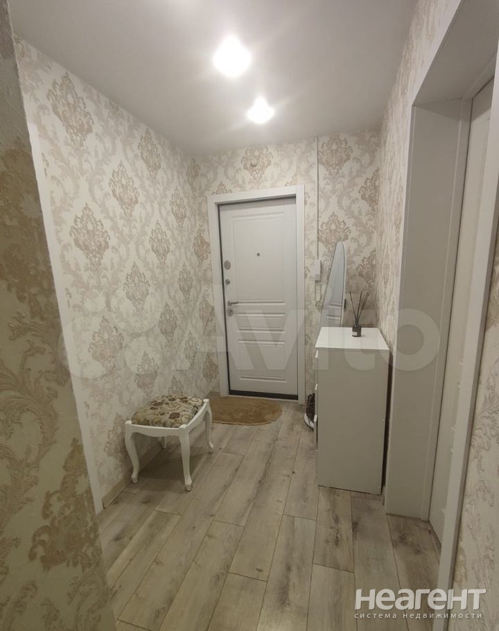 Продается 1-комнатная квартира, 37,4 м²