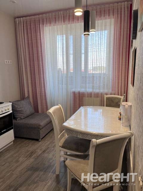 Продается 1-комнатная квартира, 36 м²