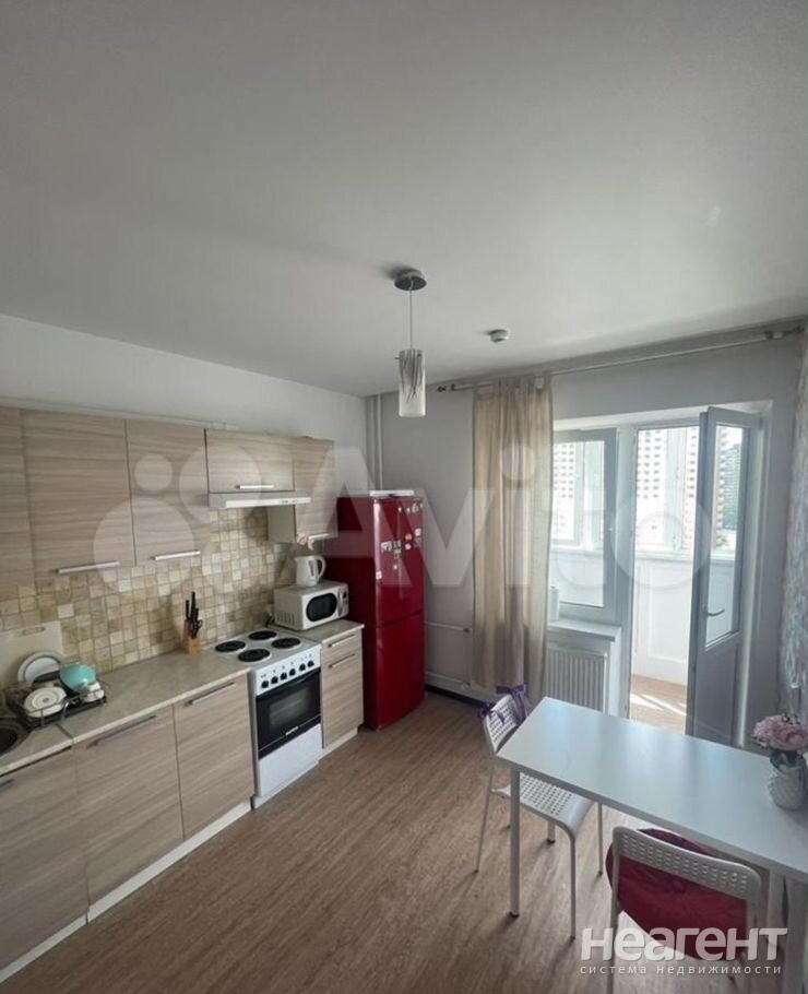 Продается 1-комнатная квартира, 36 м²