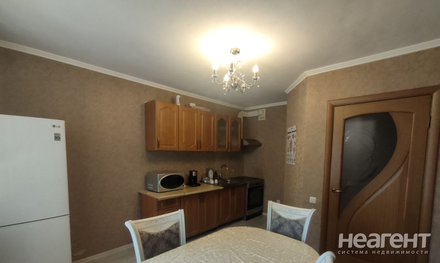 Продается 1-комнатная квартира, 56,3 м²