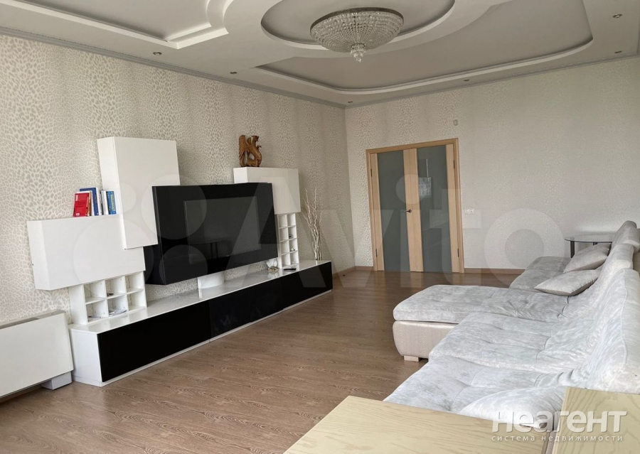 Продается Многокомнатная квартира, 136 м²