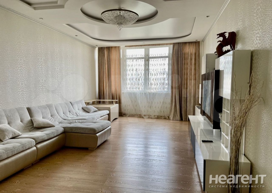 Продается Многокомнатная квартира, 136 м²