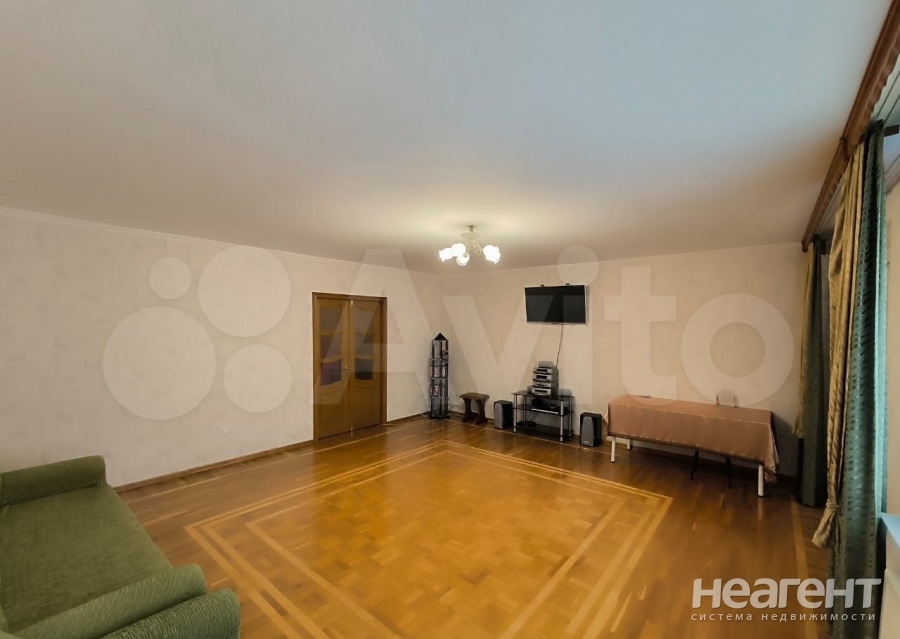 Продается 3-х комнатная квартира, 101 м²