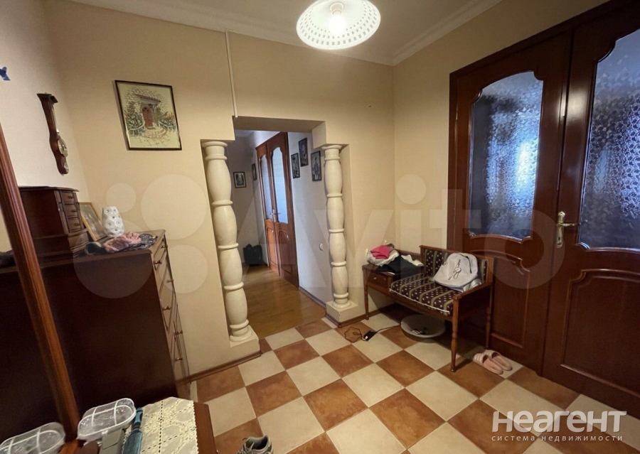 Продается Многокомнатная квартира, 98,8 м²