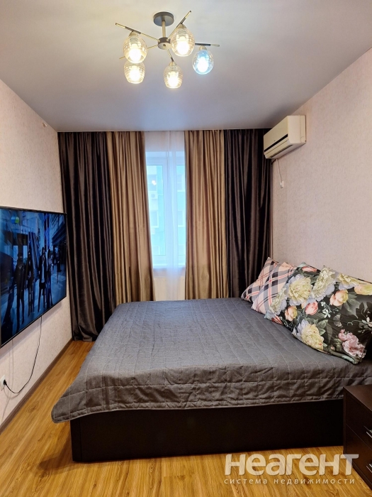 Продается 1-комнатная квартира, 38 м²