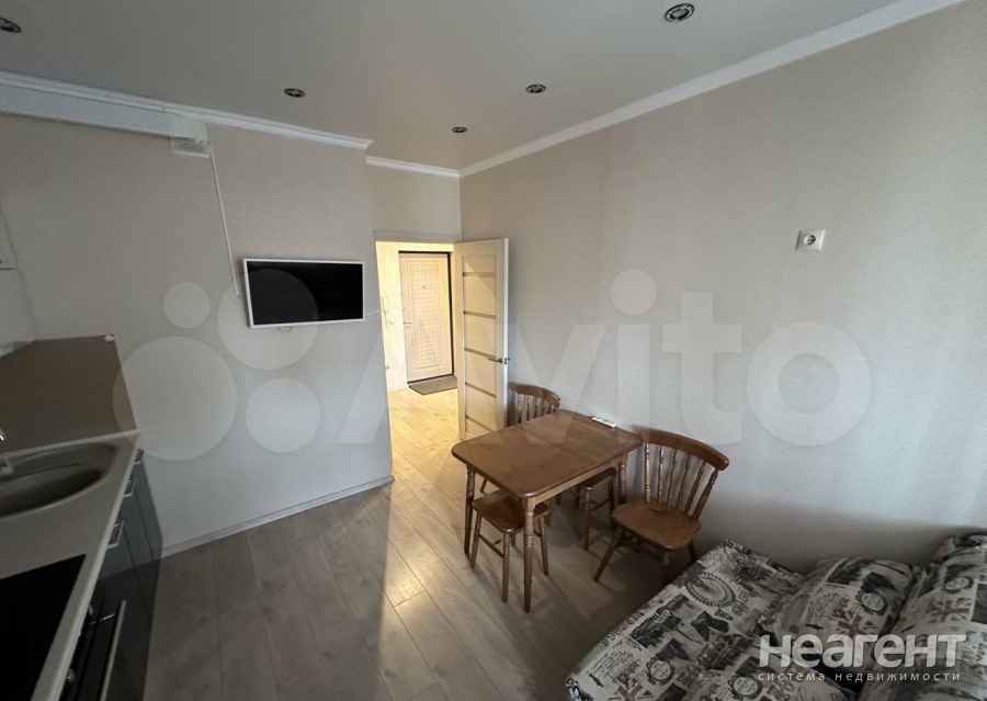 Продается 1-комнатная квартира, 45 м²