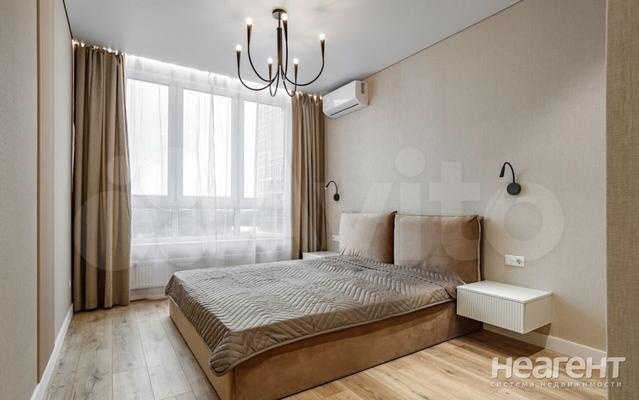 Продается 1-комнатная квартира, 57,6 м²