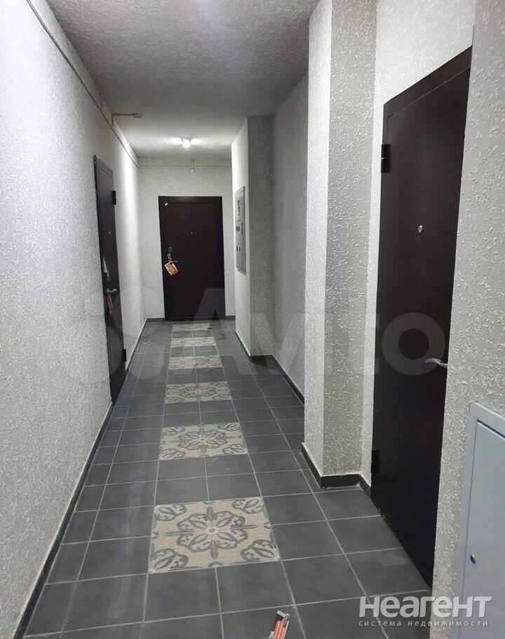 Продается 1-комнатная квартира, 37 м²