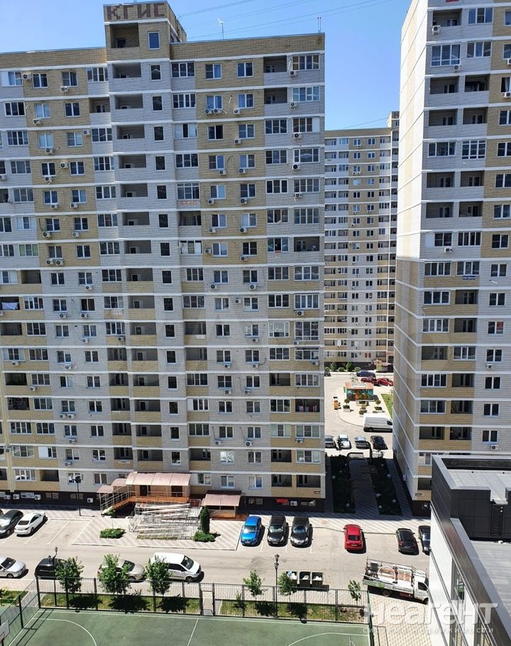 Продается 1-комнатная квартира, 37 м²