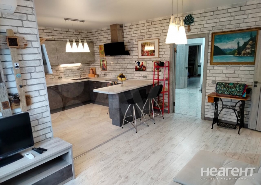 Продается 2-х комнатная квартира, 79 м²