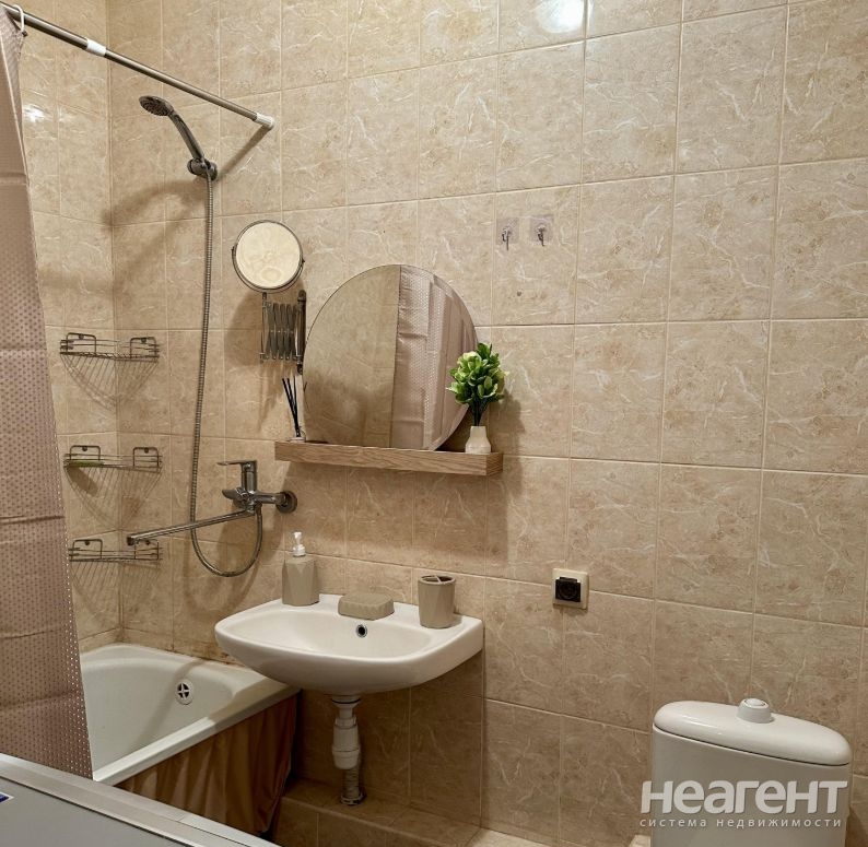 Продается 1-комнатная квартира, 38 м²