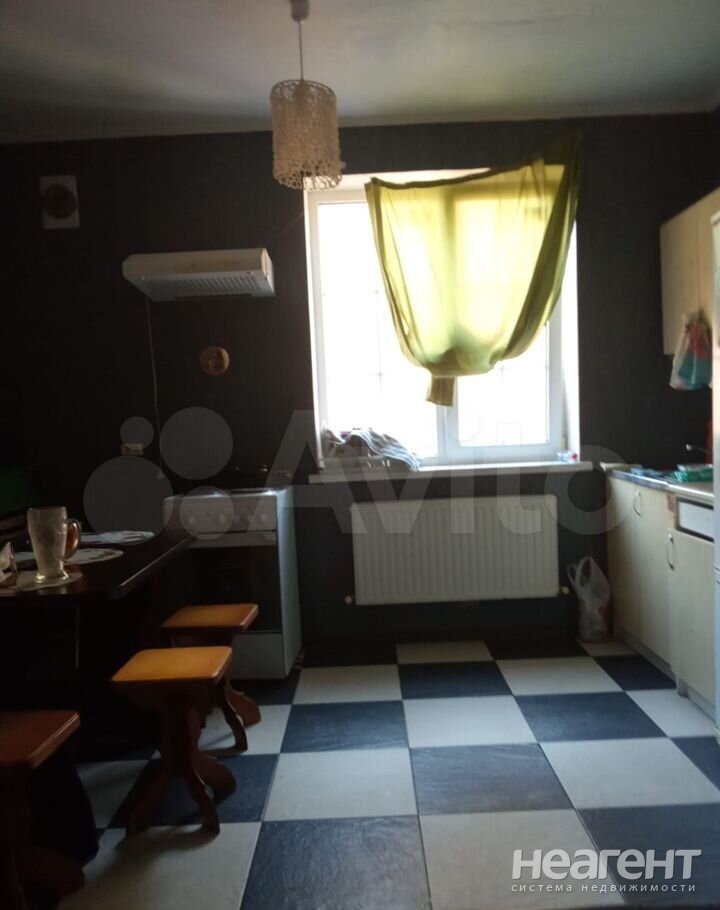 Продается 1-комнатная квартира, 32 м²