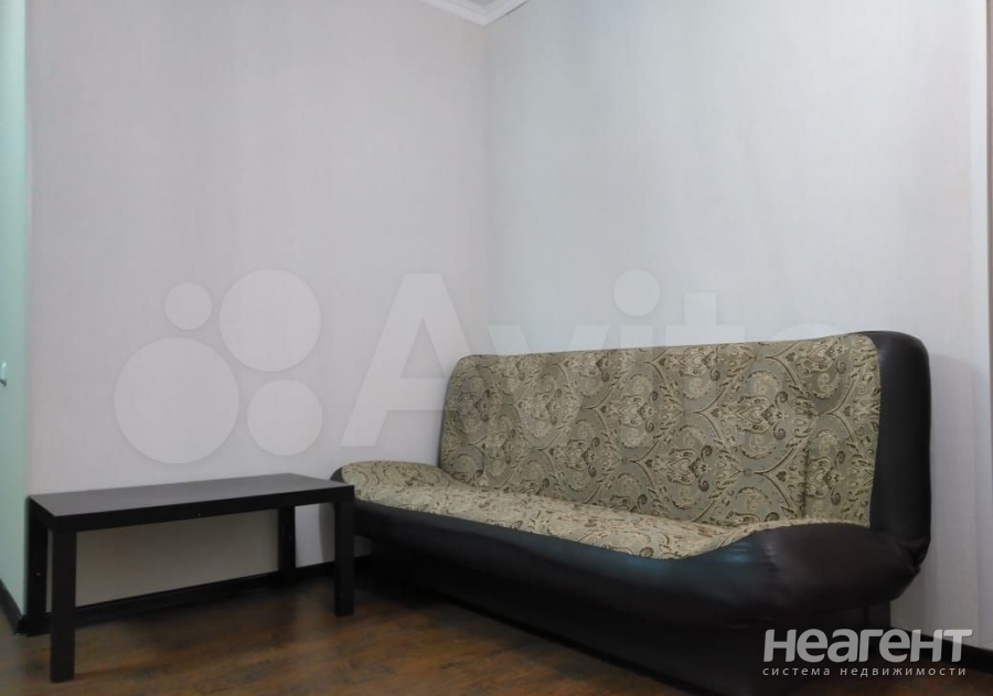 Продается 1-комнатная квартира, 48 м²