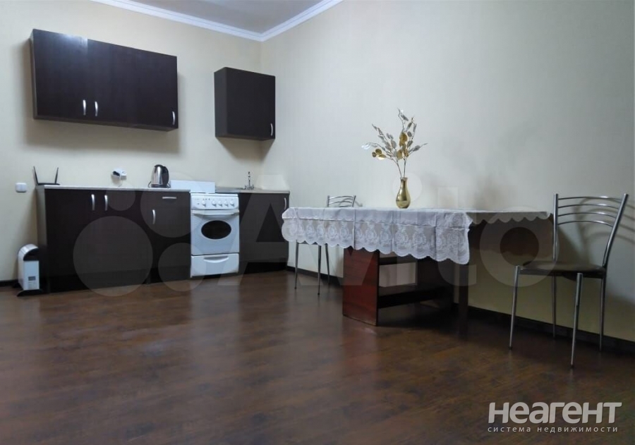 Продается 1-комнатная квартира, 48 м²