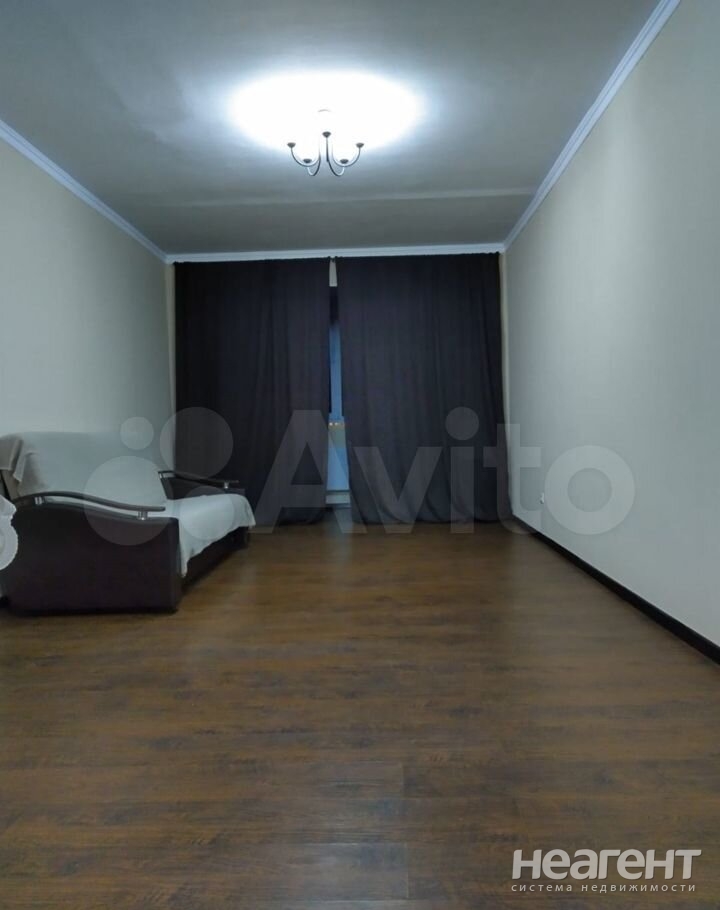 Продается 1-комнатная квартира, 48 м²