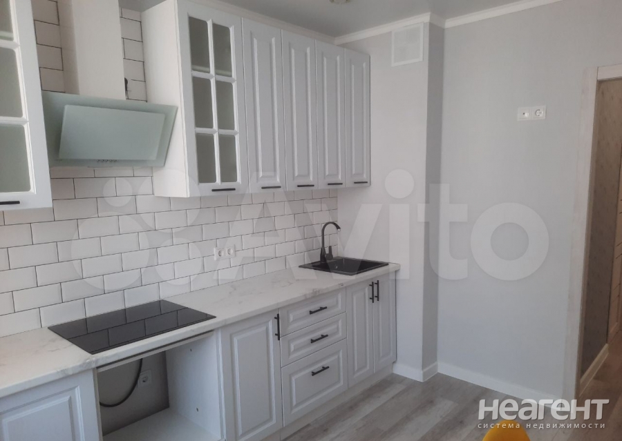 Продается 1-комнатная квартира, 41,9 м²