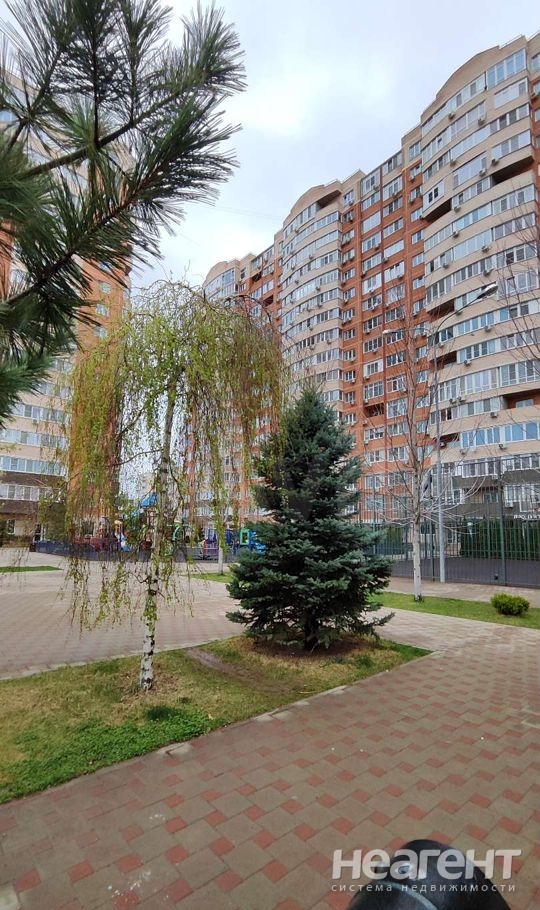 Продается 1-комнатная квартира, 47 м²