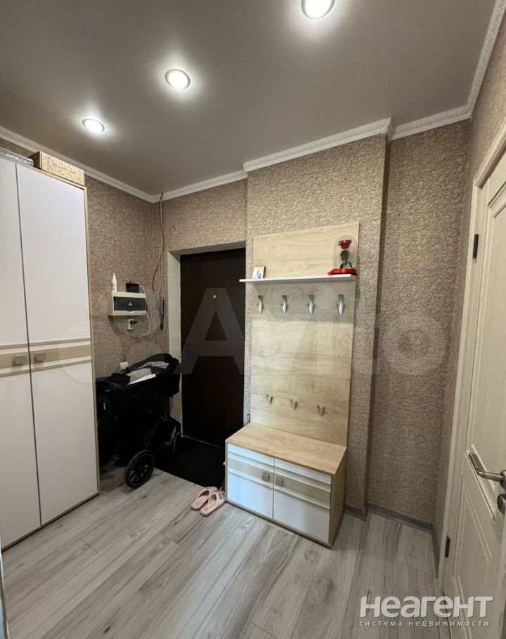 Продается 1-комнатная квартира, 36 м²