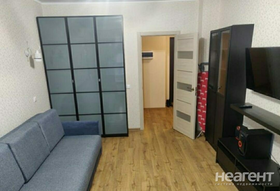 Продается 1-комнатная квартира, 40 м²