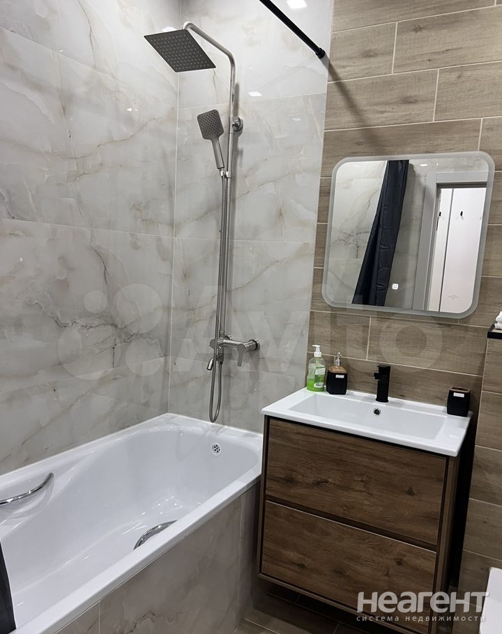 Продается 1-комнатная квартира, 38 м²