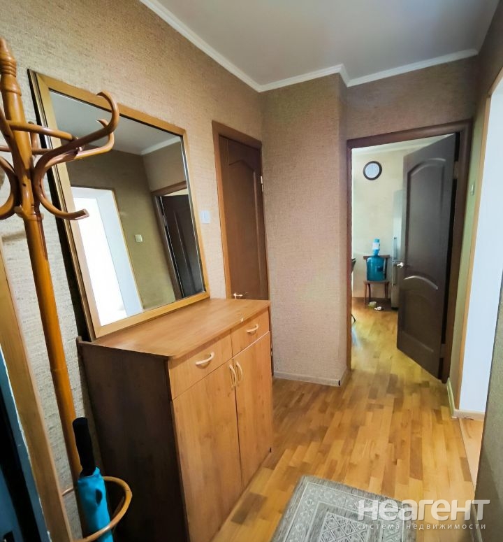 Продается 1-комнатная квартира, 42 м²