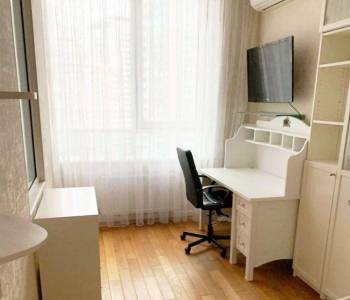 Продается 3-х комнатная квартира, 130 м²