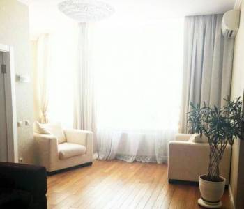 Продается 3-х комнатная квартира, 130 м²