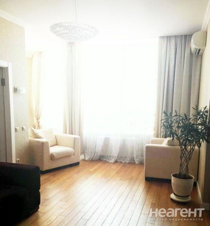 Продается 3-х комнатная квартира, 130 м²