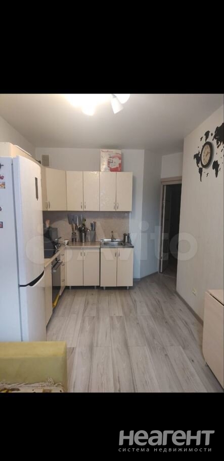 Продается 1-комнатная квартира, 45,6 м²