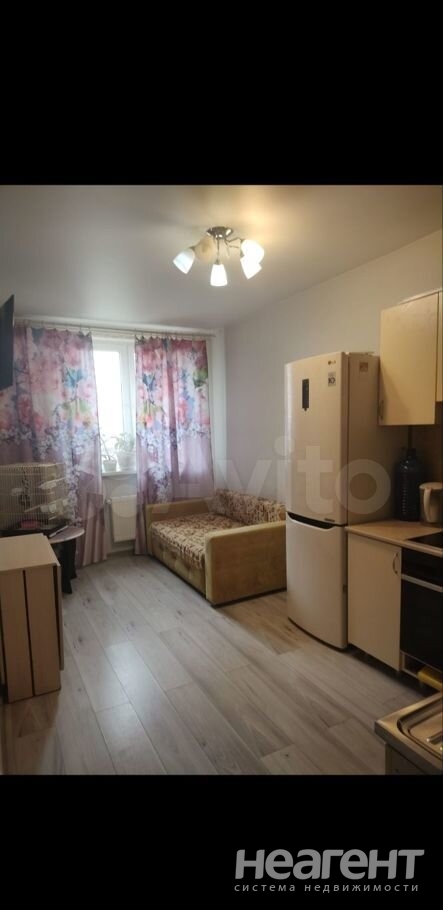 Продается 1-комнатная квартира, 45,6 м²