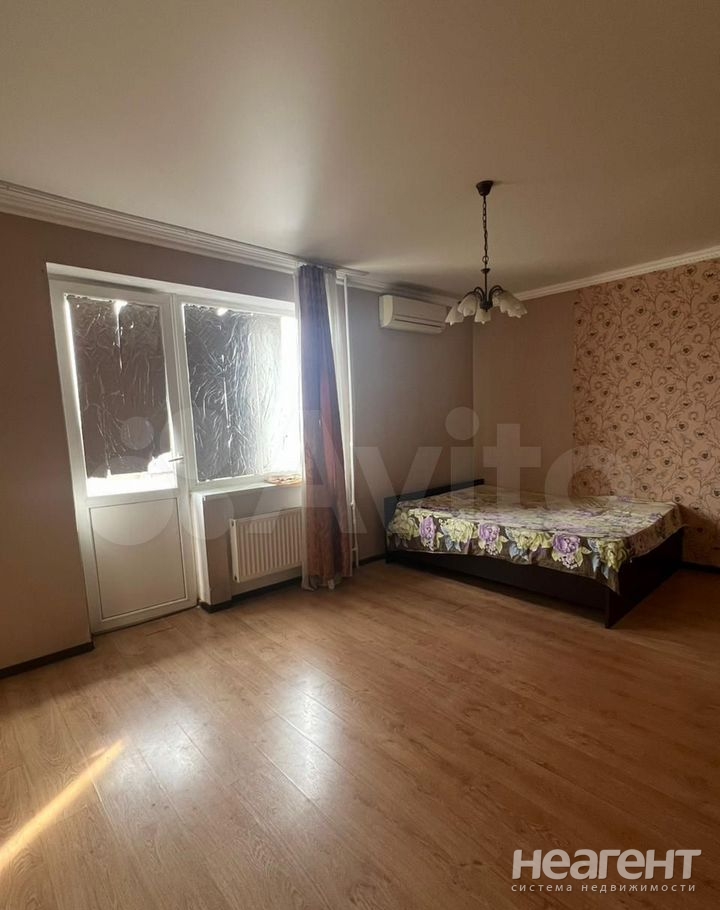 Продается 1-комнатная квартира, 37 м²