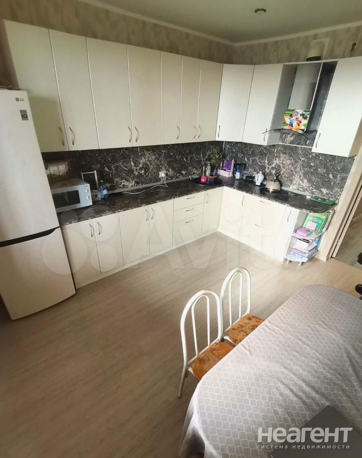 Продается 1-комнатная квартира, 43,6 м²