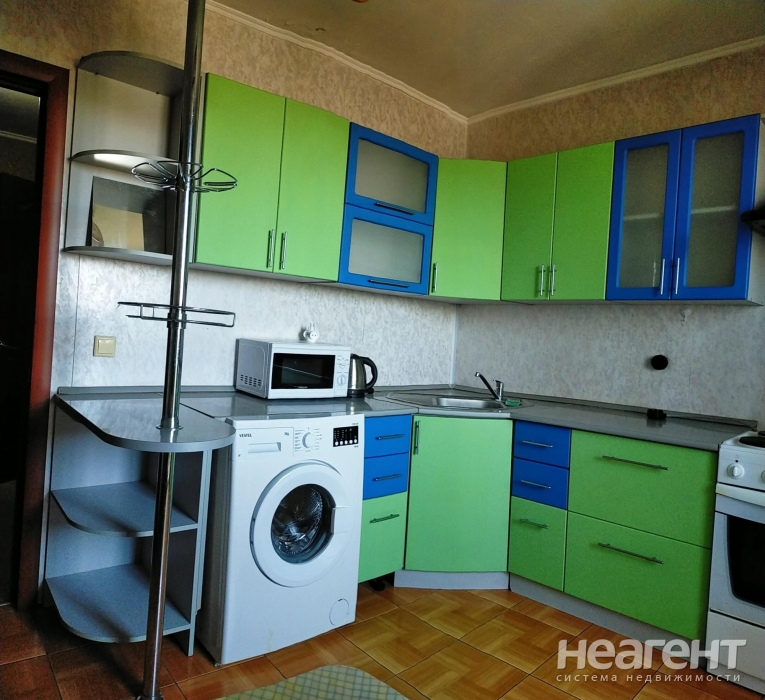 Сдается 1-комнатная квартира, 42 м²