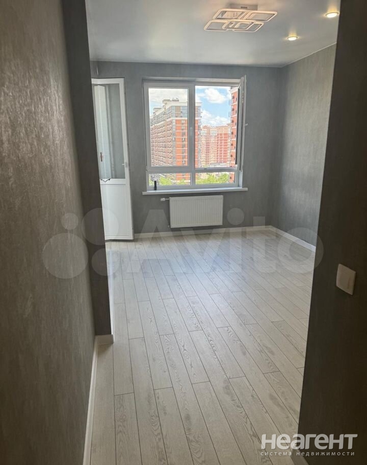 Продается 1-комнатная квартира, 36 м²