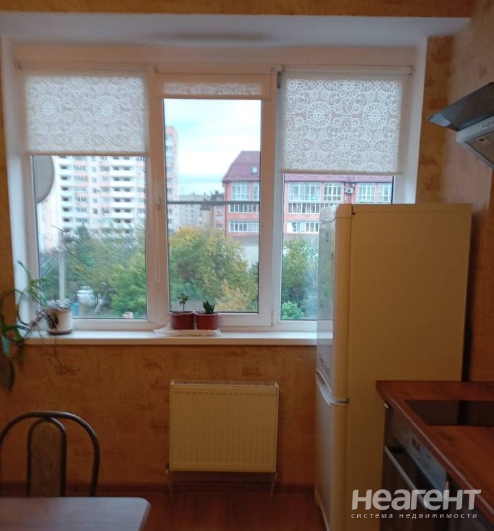 Продается 1-комнатная квартира, 42,2 м²