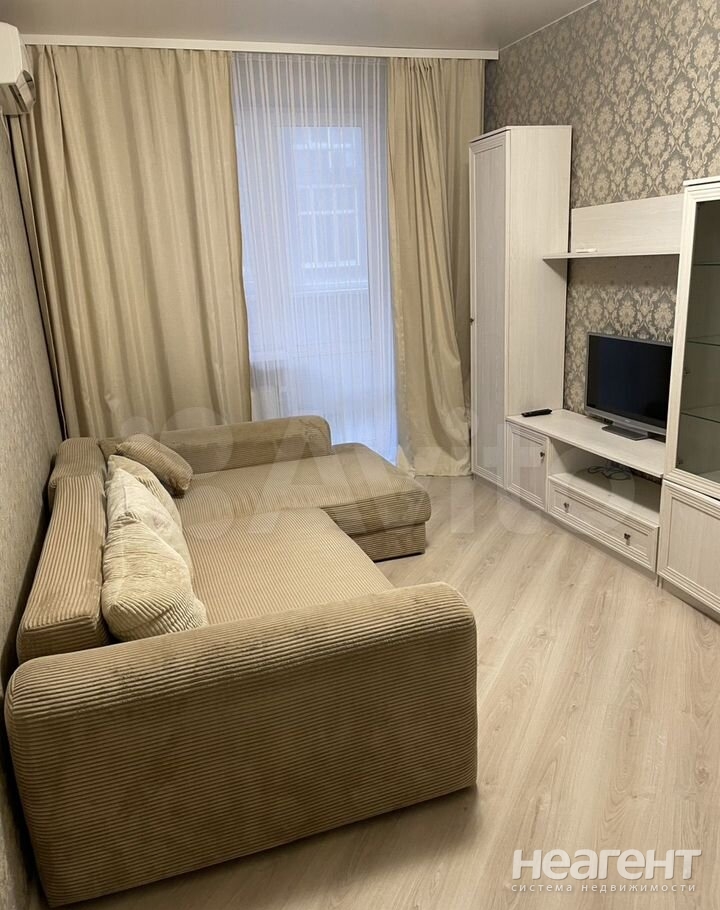 Продается 1-комнатная квартира, 38,4 м²