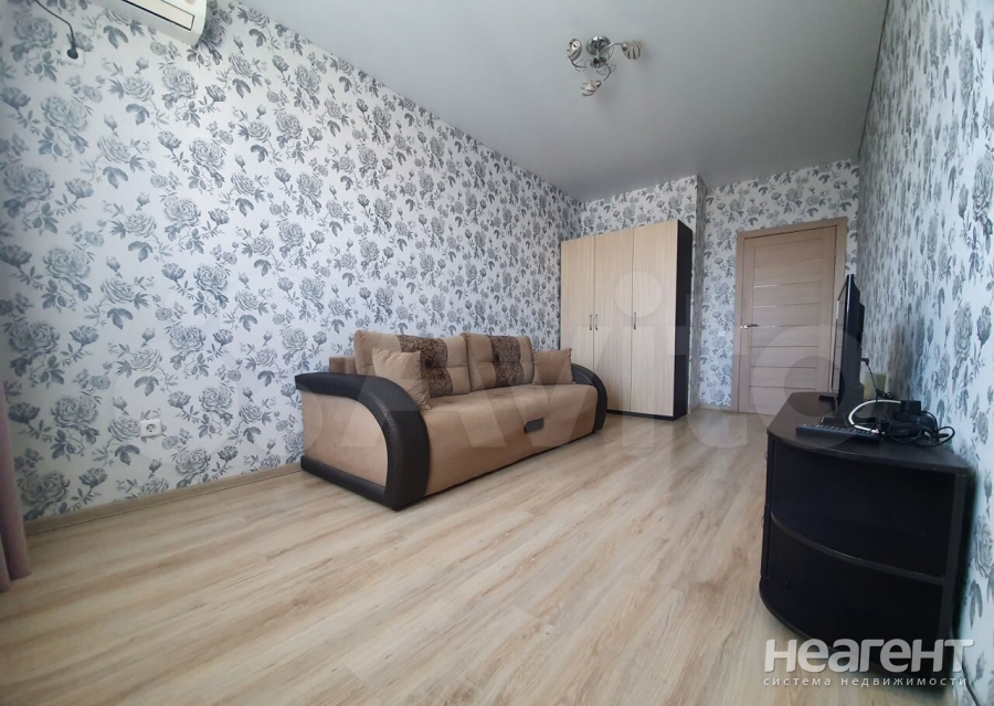 Сдается 1-комнатная квартира, 38 м²