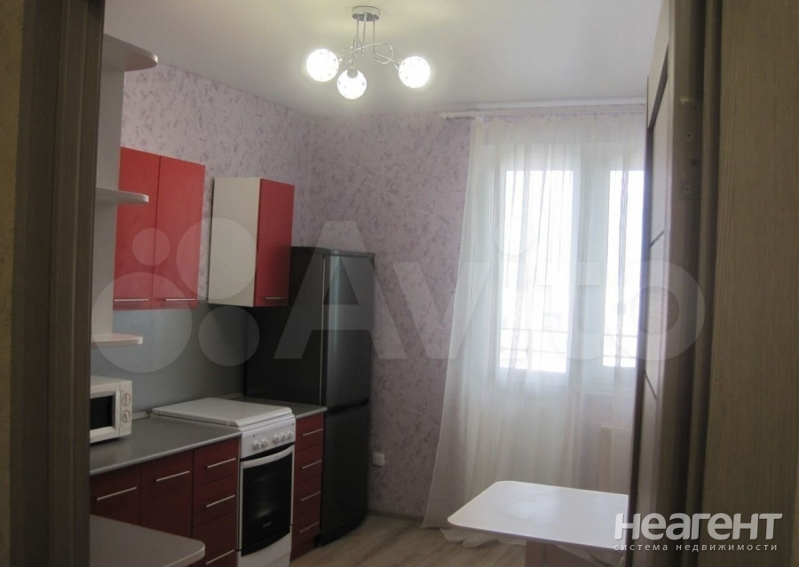 Сдается 1-комнатная квартира, 38 м²