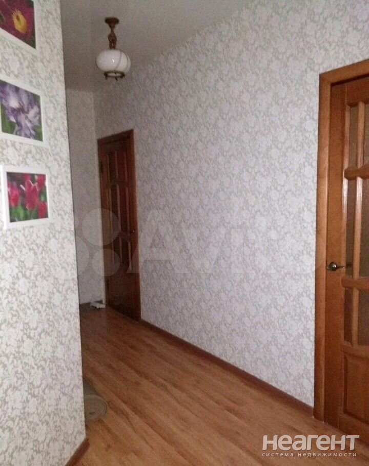 Продается 1-комнатная квартира, 64 м²