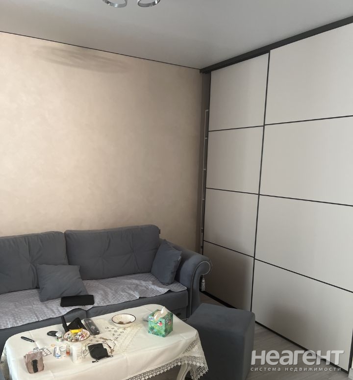 Продается 1-комнатная квартира, 48 м²