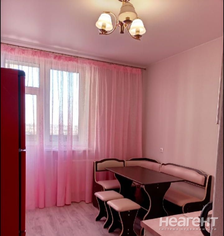 Сдается 1-комнатная квартира, 38 м²