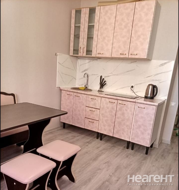 Сдается 1-комнатная квартира, 38 м²