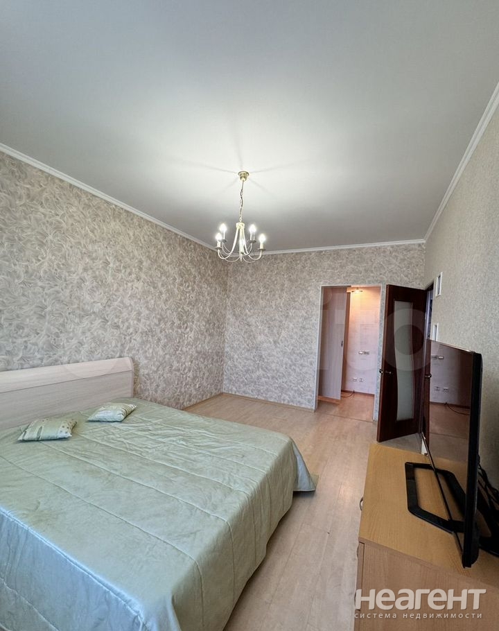 Сдается 1-комнатная квартира, 38 м²