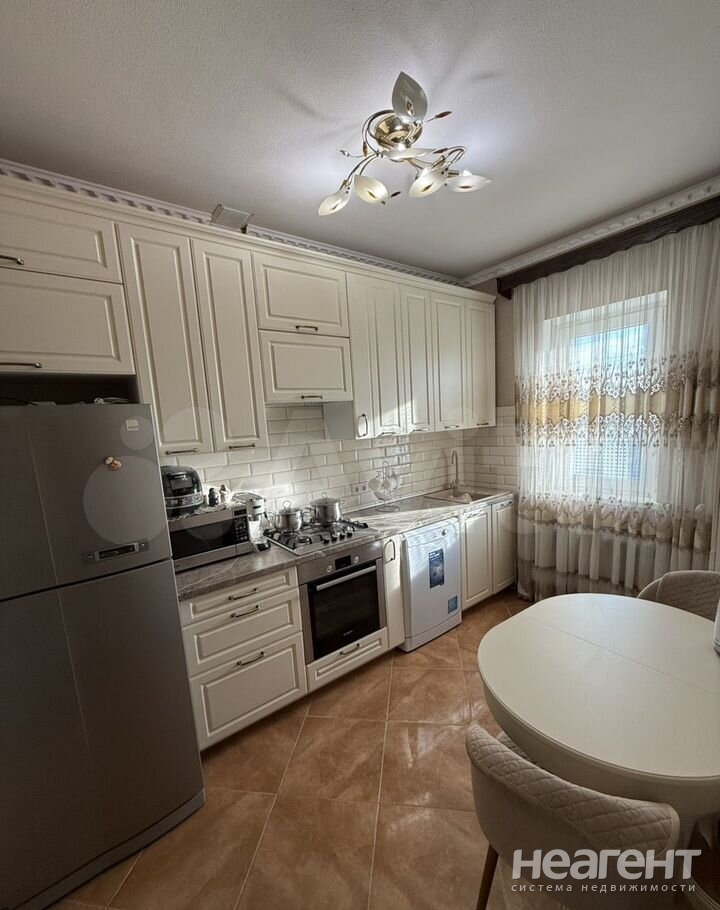 Продается Многокомнатная квартира, 108 м²