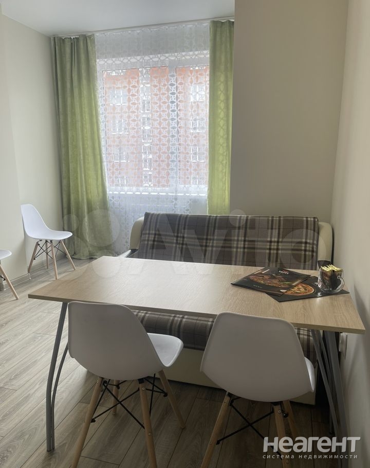 Продается 1-комнатная квартира, 37,5 м²