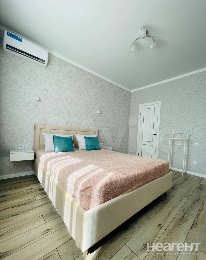 Продается 1-комнатная квартира, 37 м²