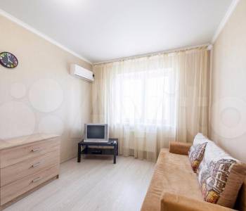 Продается 1-комнатная квартира, 37 м²