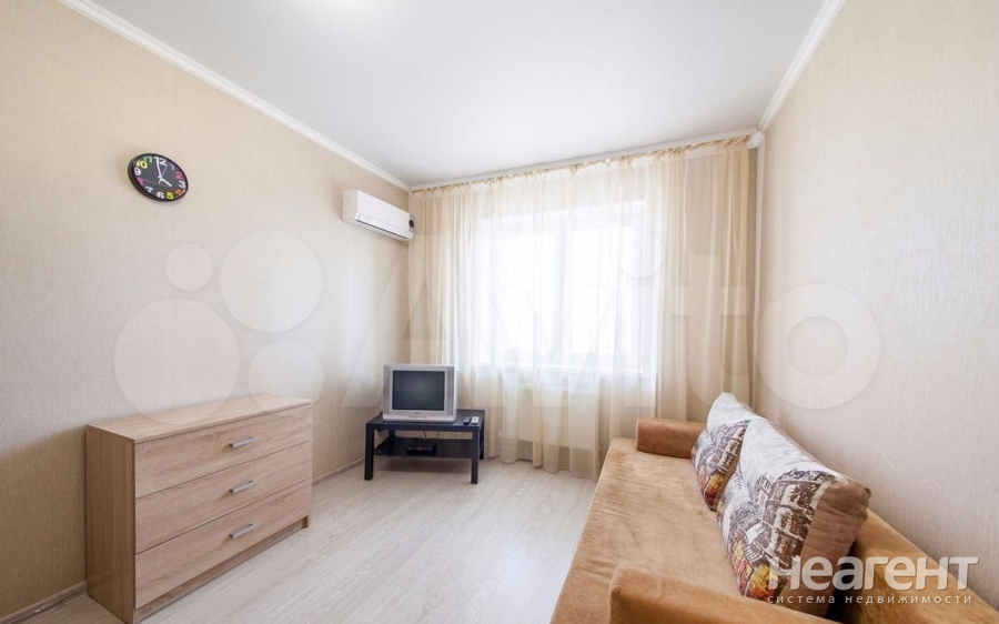 Продается 1-комнатная квартира, 37 м²