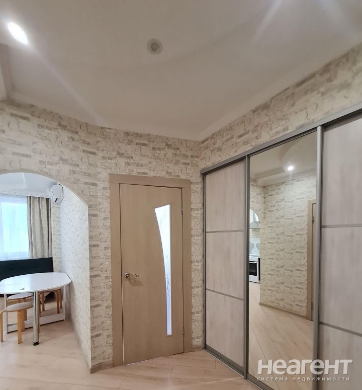 Сдается 1-комнатная квартира, 40 м²